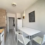 Cosy, Spacieux Avec 3 Et Espaces De Travail - Pres Bas