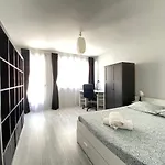 Cosy, Spacieux Avec 3 Et Espaces De Travail - Pres Bas Apartment Clermont-Ferrand