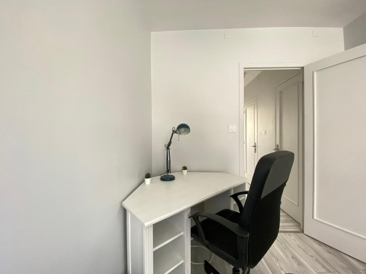 Cosy, Spacieux Avec 3 Et Espaces De Travail - Pres Bas